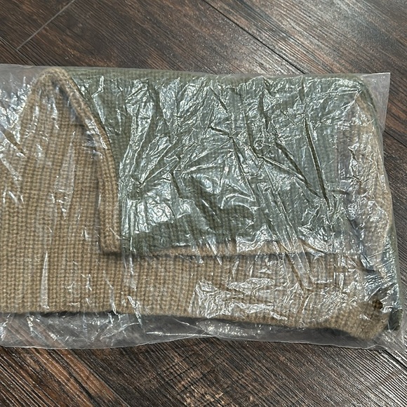 Split Shawl Knit Scarf two tone color - Picture 7 of 8